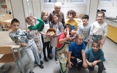 Priprave na božični bazar v 3. a