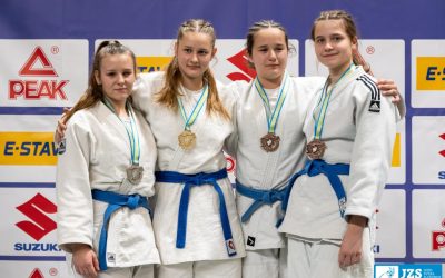 Judoistka Tinkara na zmagovalnem odru
